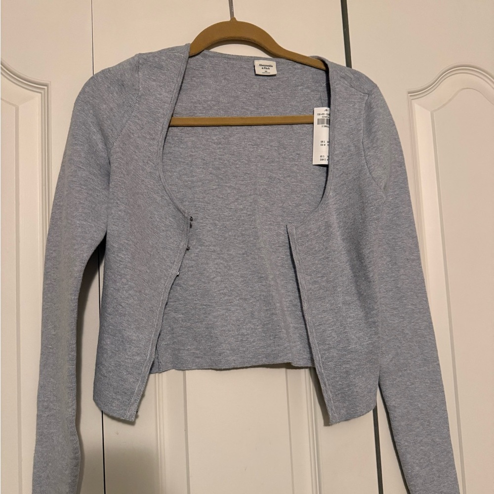 Abercrombie & Fitch Light Gray Cardigan